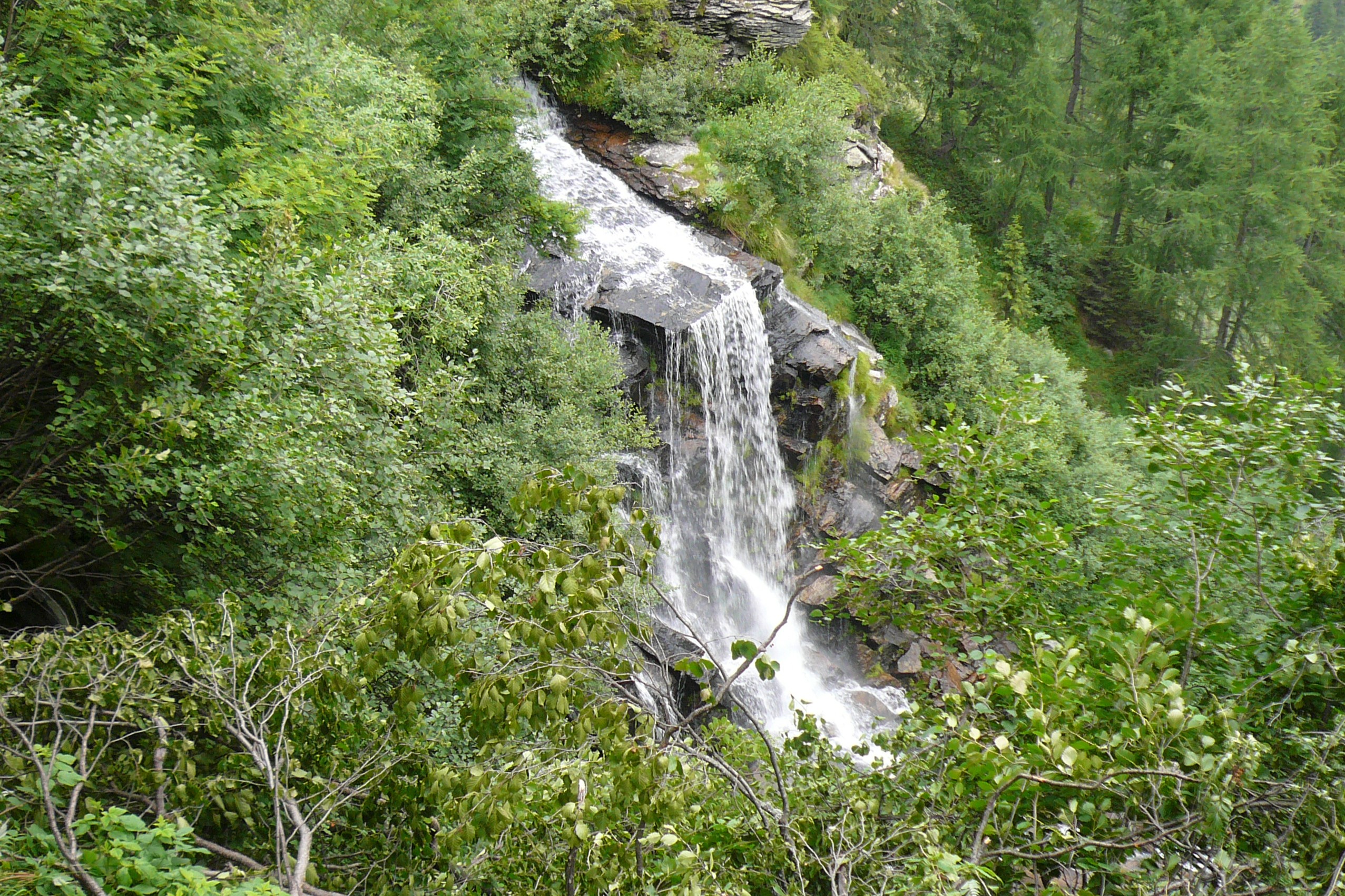 20.07.2019: Baròugia TI. Der schöne Wasserfall der Baròugia, gleich neben der Cantina Vecchia ist in der LK nicht eingezeichnet